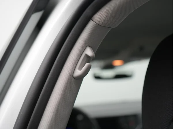 VOLKSWAGEN Polo (2022) — foto 30 van 36