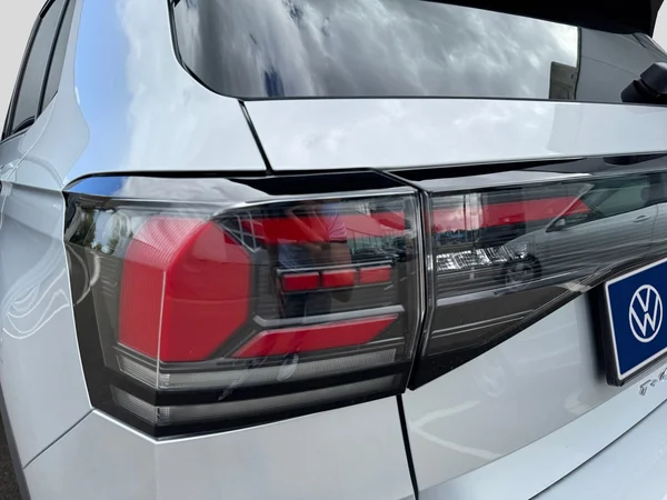 VOLKSWAGEN T-Cross (2025) — foto 2 van 24