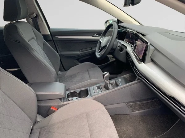 VOLKSWAGEN Golf VIII SW (2025) — foto 14 van 14