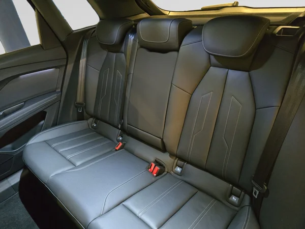 AUDI Q4 e-tron (2025) — foto 13 van 24