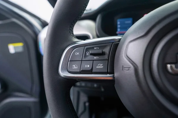 Jeep E-Avenger (2024) — foto 15 van 74