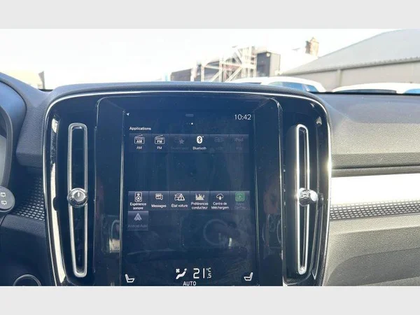 Volvo XC40 (2018) — foto 9 van 30