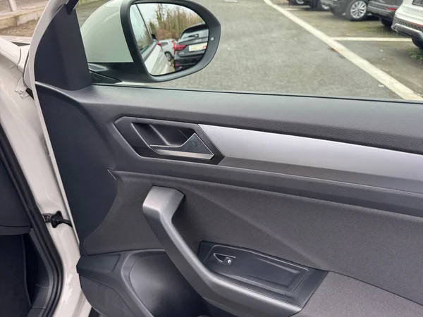 VOLKSWAGEN T-Roc (2026) — foto 5 van 24