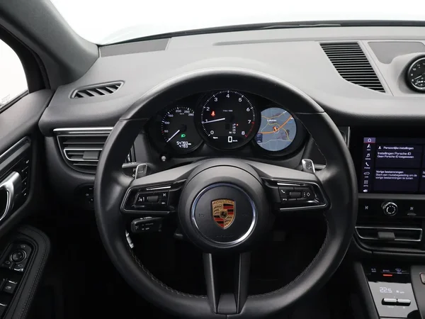 Porsche Macan (2022) — foto 7 van 24
