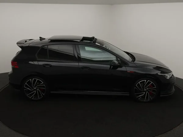 Volkswagen Golf (2021) — foto 12 van 30