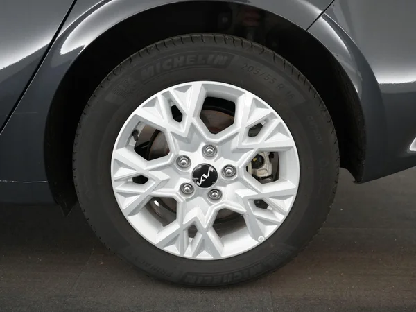 Kia Ceed (2024) — foto 16 van 19