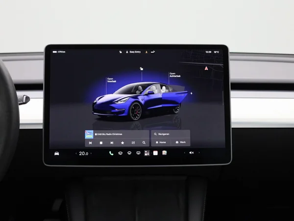 Tesla Model 3 (2022) — foto 45 van 46