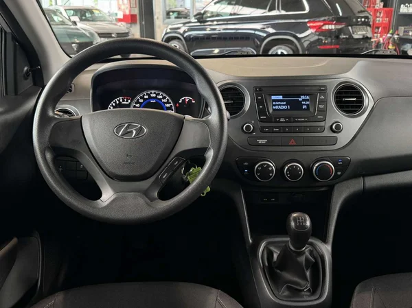 Hyundai i10 (2020) — foto 12 van 12
