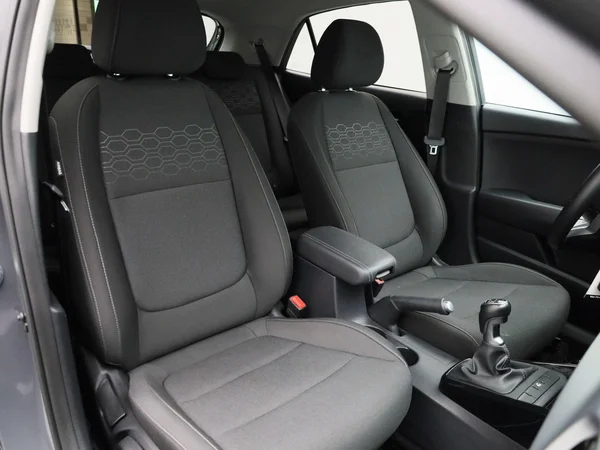 Kia Rio (2023) — foto 27 van 38