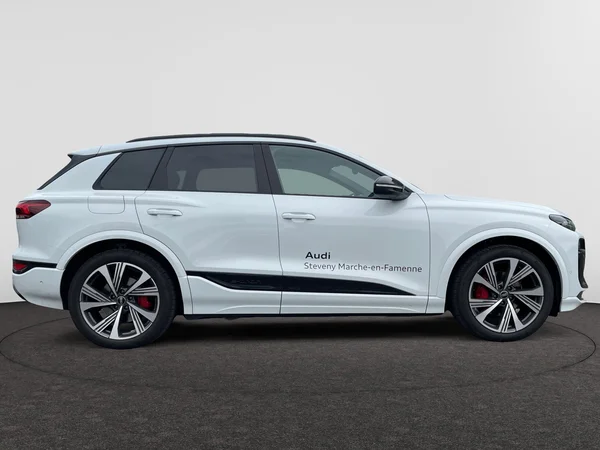 AUDI Q6 e-tron (2024) — foto 9 van 24