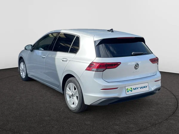 VOLKSWAGEN Golf VIII (2021) — foto 14 van 20
