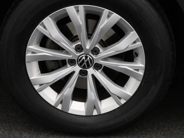 Volkswagen Tiguan (2022) — foto 5 van 41