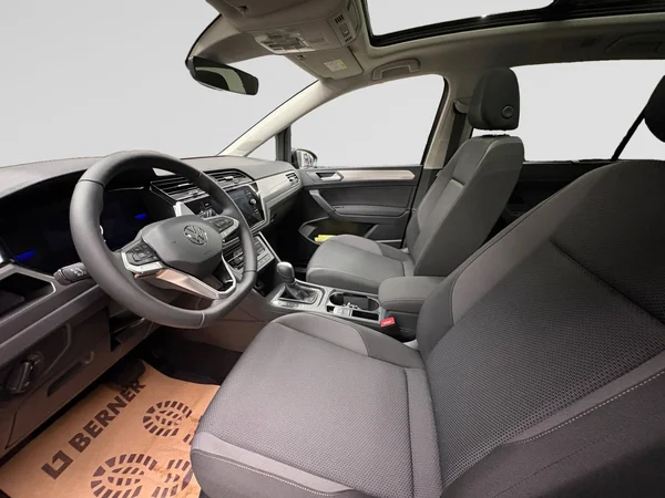 VOLKSWAGEN Touran (2026) — foto 15 van 21