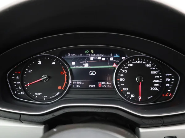 Audi A4 (2024) — foto 9 van 46