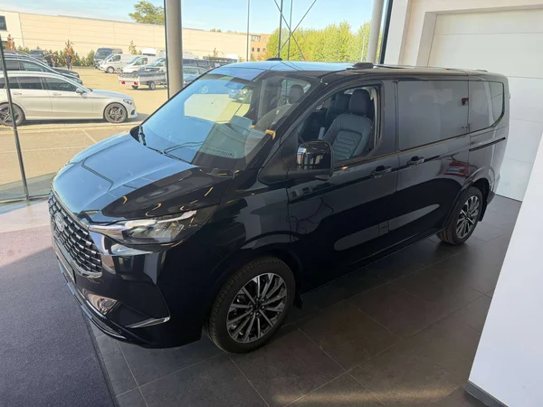 Ford Tourneo Custom — foto 15 van 21