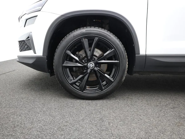 SKODA Karoq (2023) — foto 5 van 21