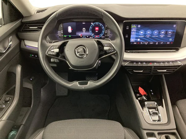 SKODA Octavia Combi PHEV (2022) — foto 18 van 36