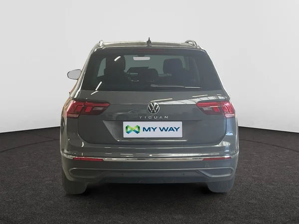 VOLKSWAGEN Tiguan (2022) — foto 15 van 20