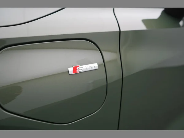 AUDI A3 Sportback PHEV (2025) — foto 2 van 35