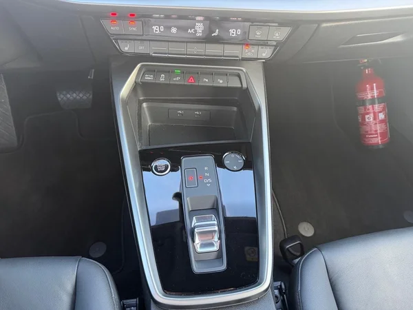 AUDI A3 Sportback PHEV (2022) — foto 13 van 14