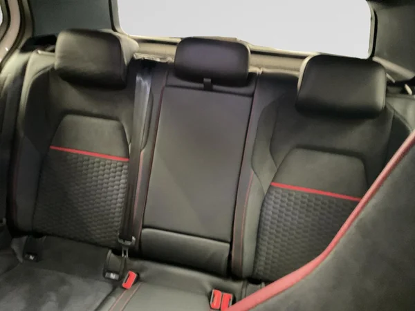VOLKSWAGEN Golf VIII GTI (2021) — foto 10 van 23