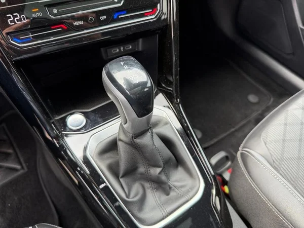 VOLKSWAGEN T-Roc (2023) — foto 17 van 27