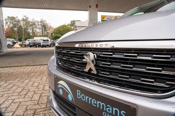 Peugeot 308 (2021) — foto 2 van 64