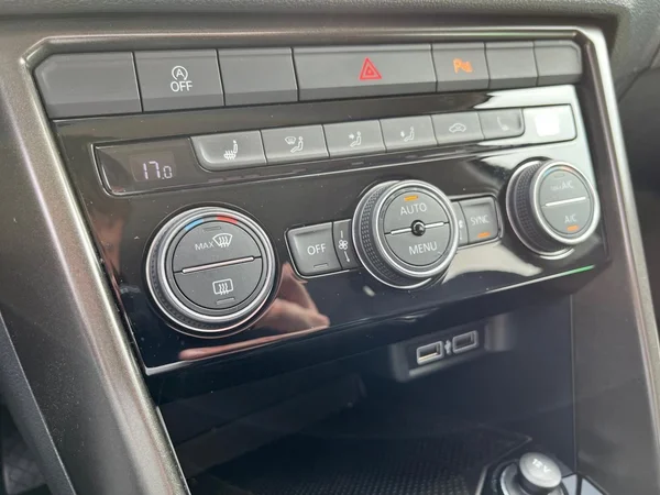 VOLKSWAGEN T-Roc (2019) — foto 9 van 22
