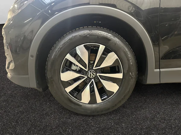 VOLKSWAGEN Tiguan (2026) — foto 10 van 15
