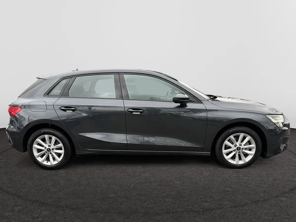 AUDI A3 Sportback (2024) — foto 13 van 15