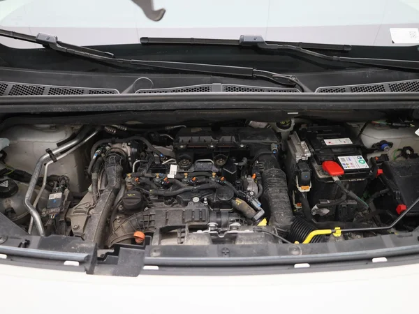 Peugeot Partner (2021) — foto 30 van 37
