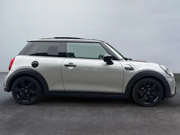 MINI Mini (F56 LCI II) (2023) — foto 30 van 31