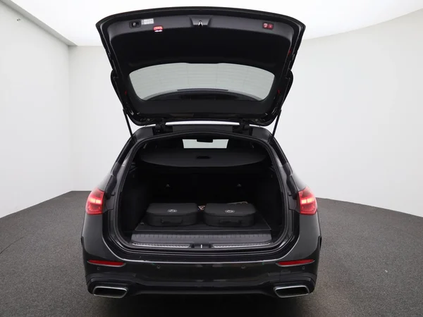 Mercedes-Benz C-Klasse (2023) — foto 3 van 60