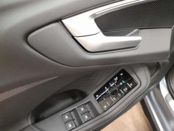 AUDI A5 Avant e-hybrid (PHEV) (2026) — foto 8 van 24