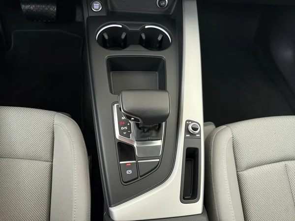 AUDI A4 (2021) — foto 19 van 28