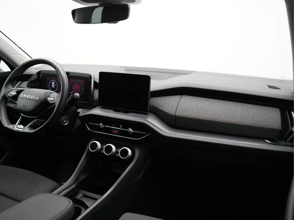 SKODA Kodiaq (2025) — foto 7 van 28