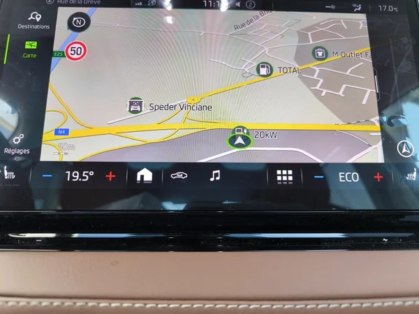 SKODA Enyaq Coupé (2025) — foto 13 van 37