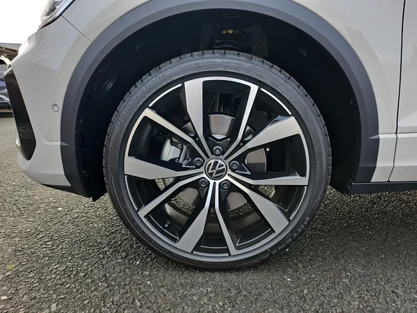 VOLKSWAGEN T-Roc (2025) — foto 16 van 24