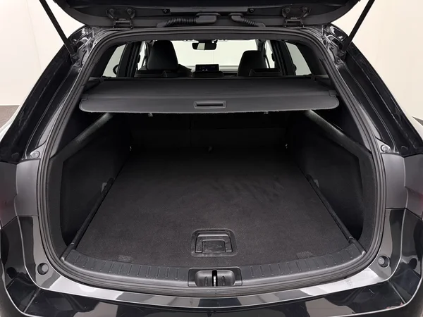 TOYOTA Corolla (2022) — foto 8 van 28