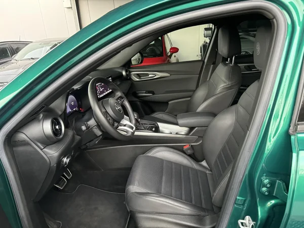 Alfa Romeo Tonale (2023) — foto 23 van 23