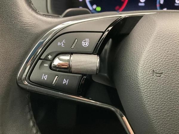 SKODA Karoq (2022) — foto 9 van 36