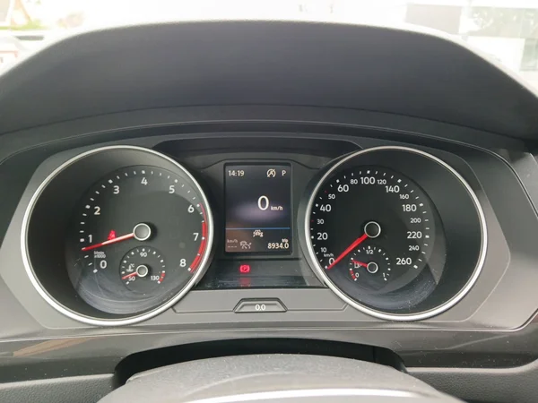 VOLKSWAGEN Tiguan (2021) — foto 17 van 18