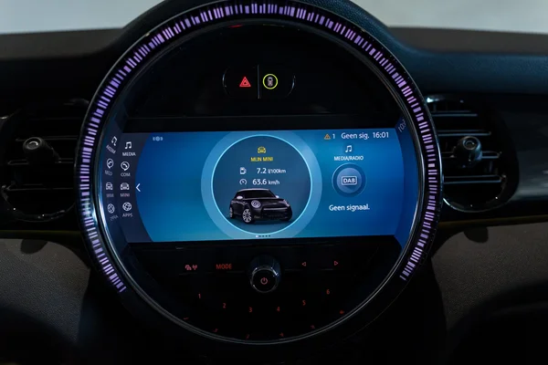MINI Cooper (2024) — foto 22 van 35