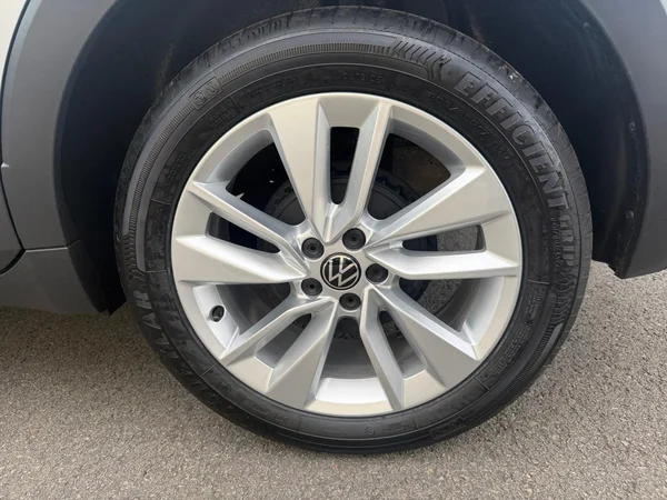 VOLKSWAGEN T-Cross (2025) — foto 6 van 21