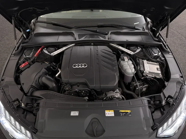 AUDI A4 (2022) — foto 6 van 29