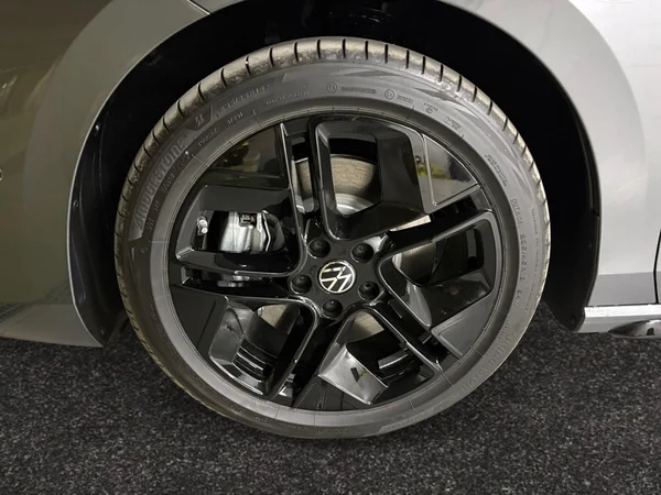 VOLKSWAGEN Passat Variant eHybrid (PHEV) (2026) — foto 12 van 15