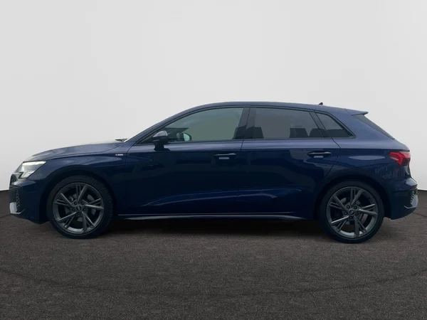 AUDI A3 Sportback (2024) — foto 21 van 24