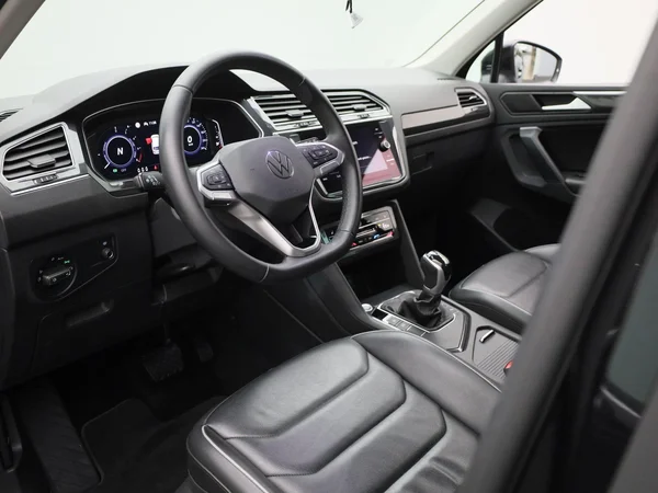 Volkswagen Tiguan (2021) — foto 10 van 41