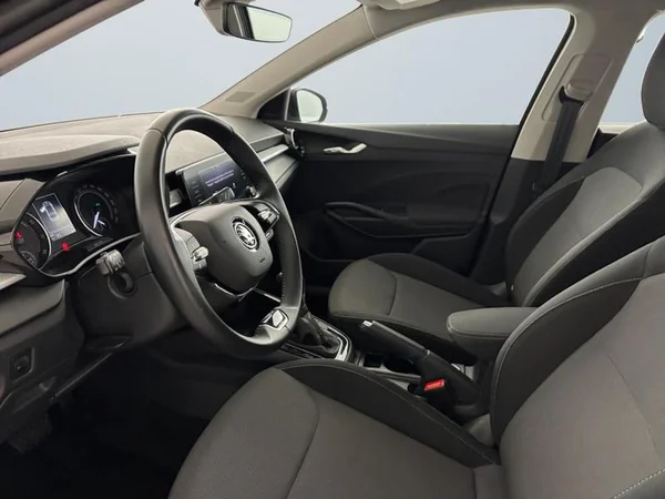 SKODA Fabia (2023) — foto 3 van 17