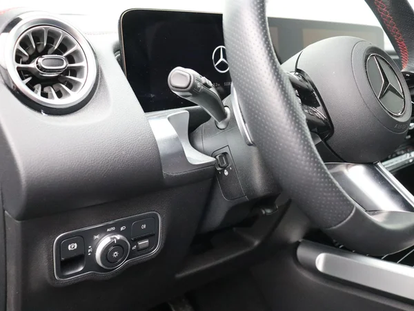 Mercedes-Benz EQB (2025) — foto 27 van 27